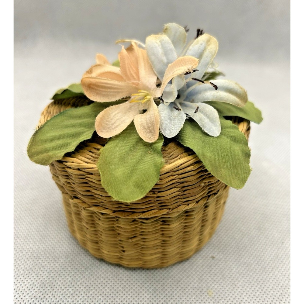 Vintage Mini Wicker Storage Box with Lid Flower Top Primitive‎ Trinkets Jewelry